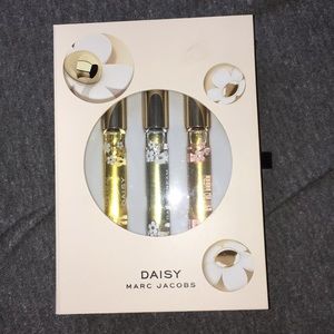 Marc Jacobs daisy tro rollerball never used